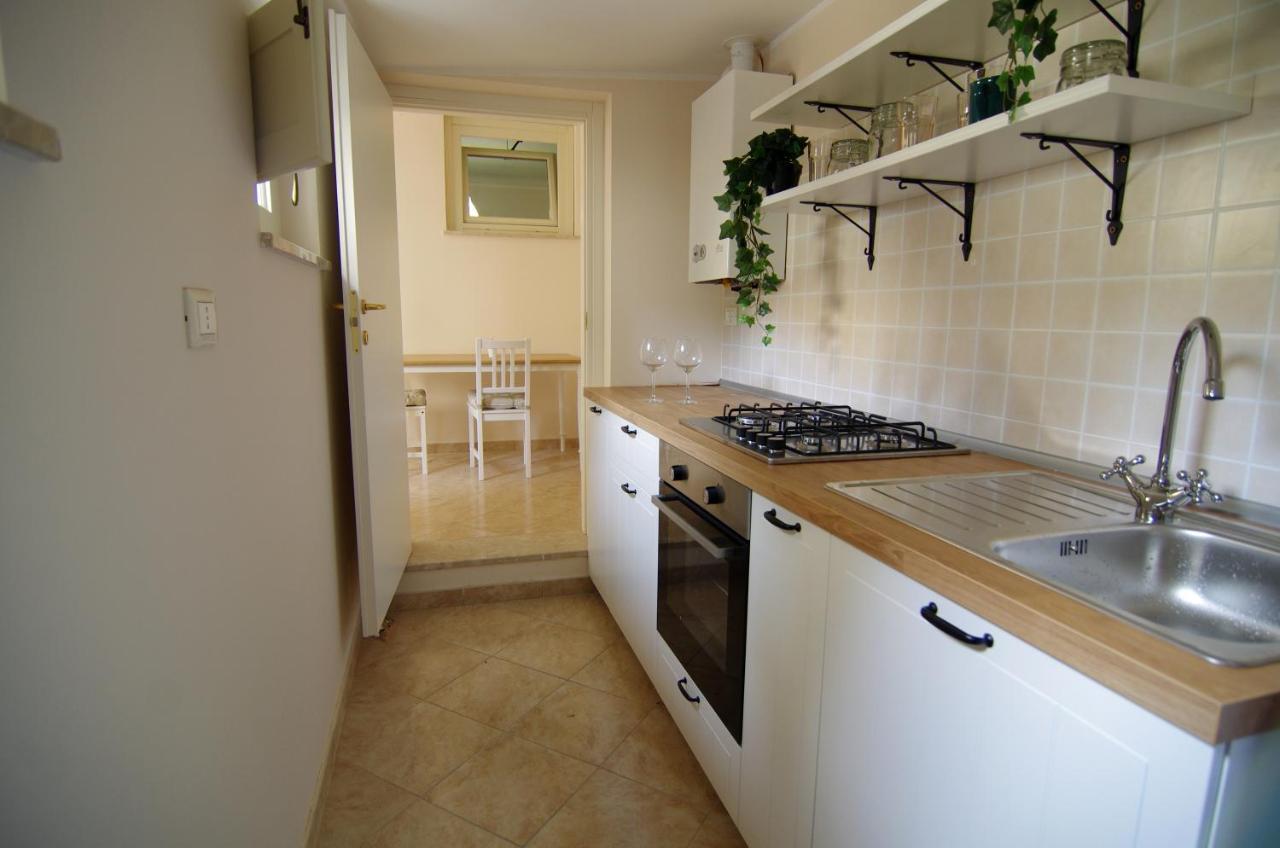 Cozy House Con Corte Privata In Centro Storico Aq LʼAquila Exterior foto